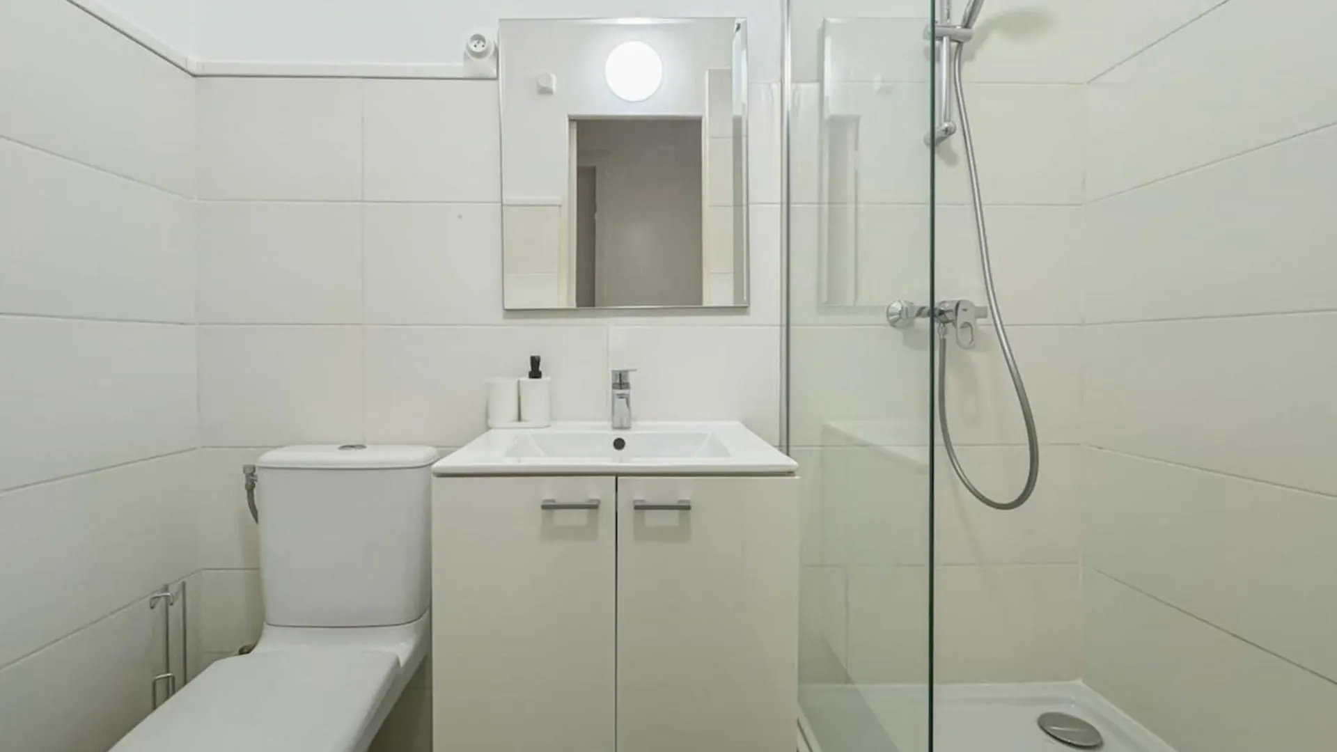 Flexliving - Whole Flat - Mesnil Daire Paris
